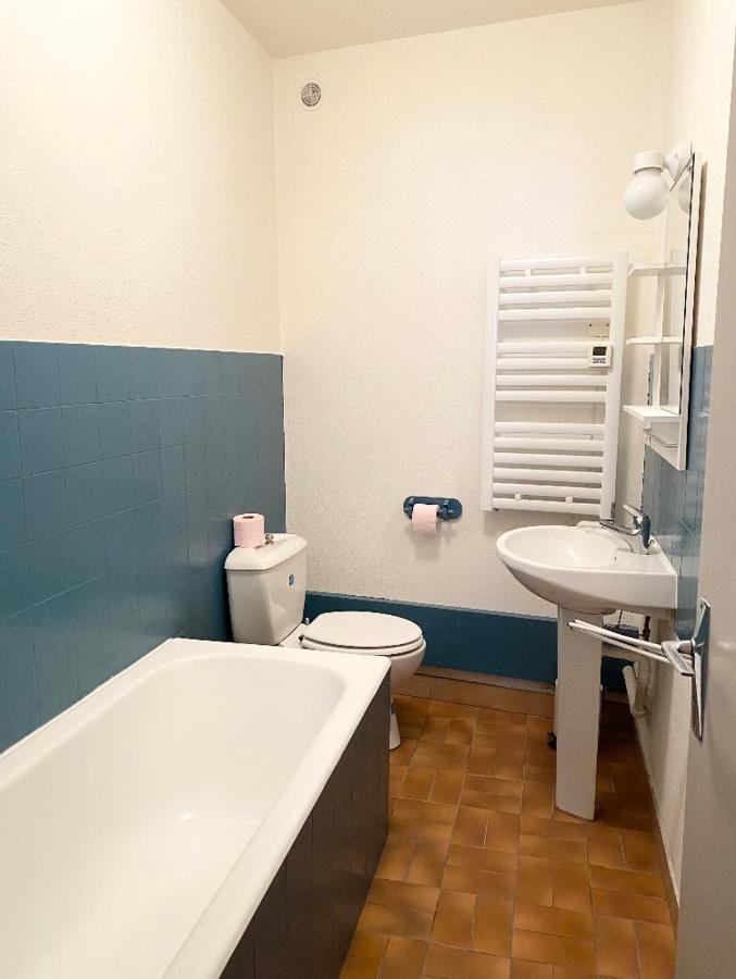 Studio en rez-de-chaussée tout équipé Jullianges Extérieur photo